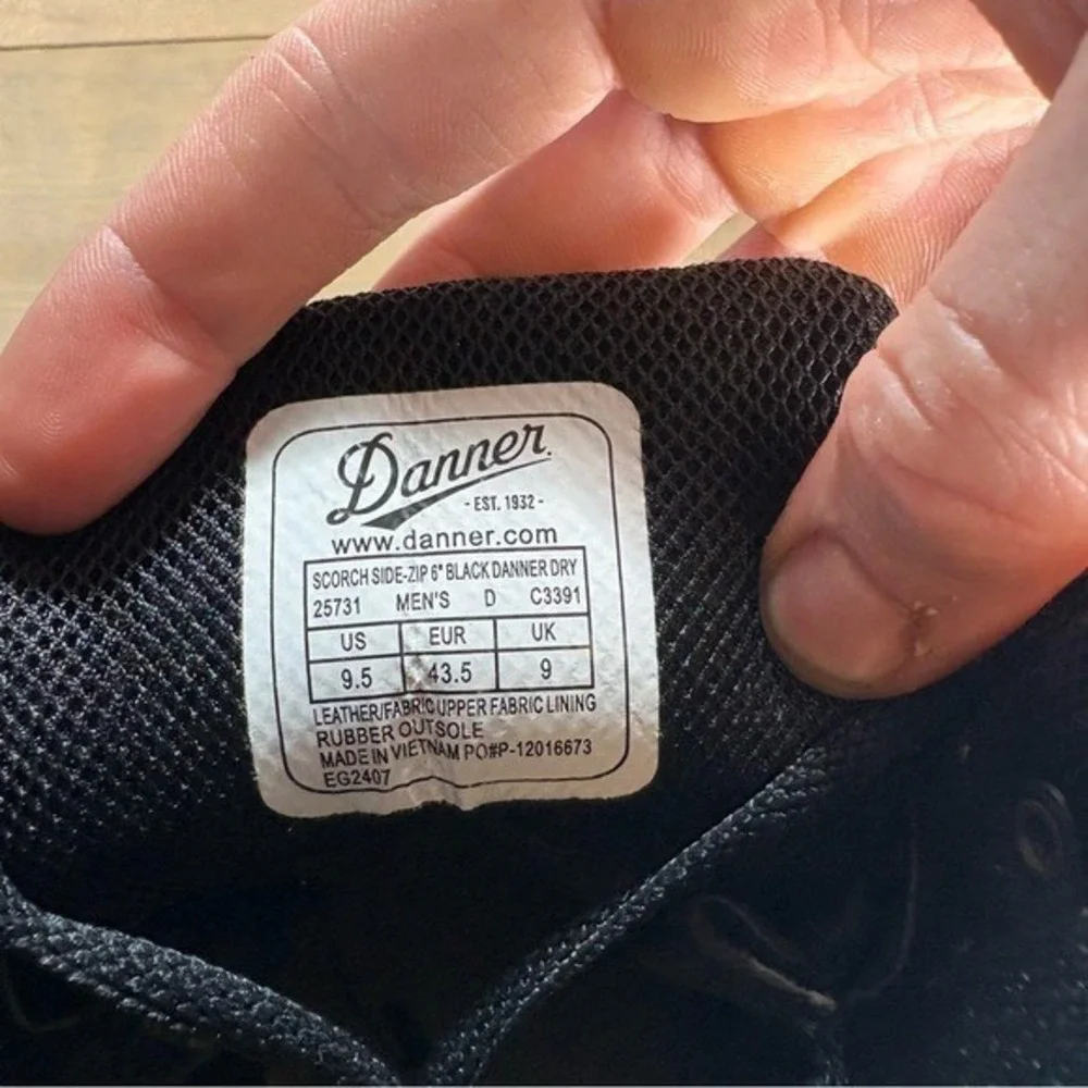 danner scorch side zip mens size 9.5 boots comfort black military comfort shoes